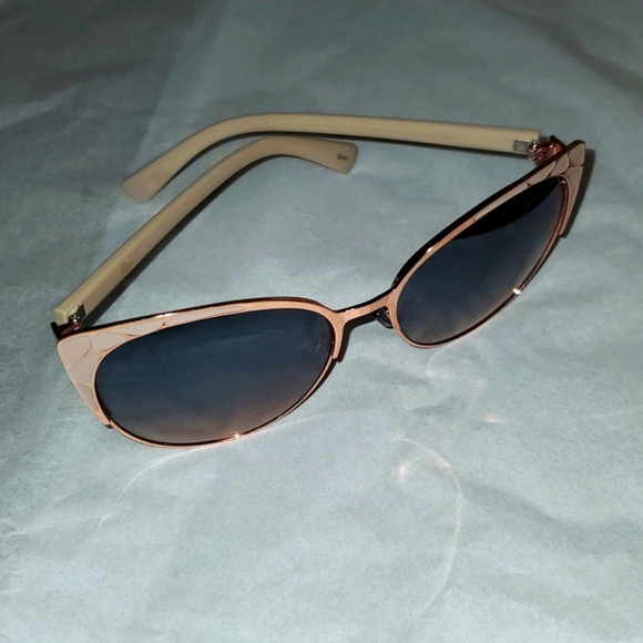 Nanette Stylish Women's Sunglasses - Blush/Cream/Rose Gold Colored Trim - Picture 1 of 7